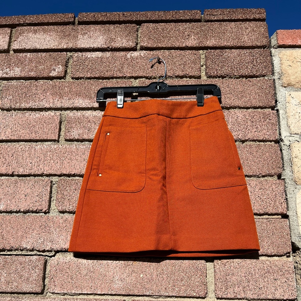 🍊Orange Skirt with Zipper Back